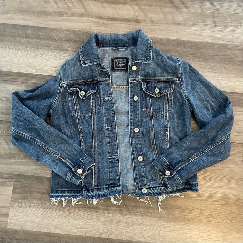 Abercrombie distressed dark wash denim jacket size medium